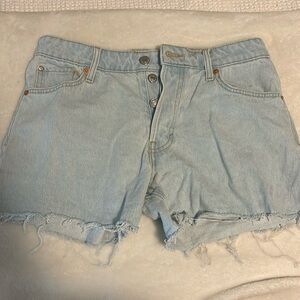 Light wash boyfriend jean shorts